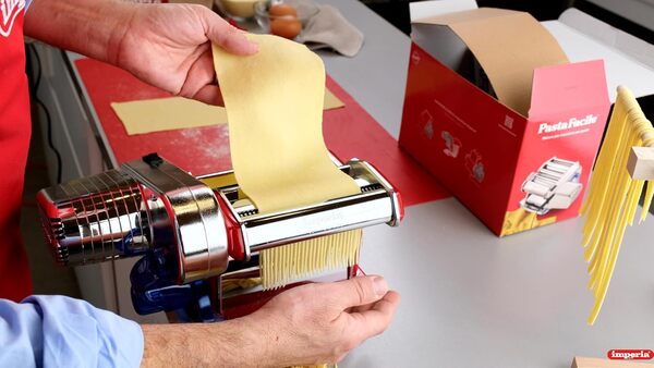 Imperia Electric Ligne Classique Machine à pâtes électrique Fabrique en Italie. Machine à pâtes fraîches avec moteur électrique. Laminatrice électrique Lasagnes, Tagliolini, Fettuccine. (Argent)